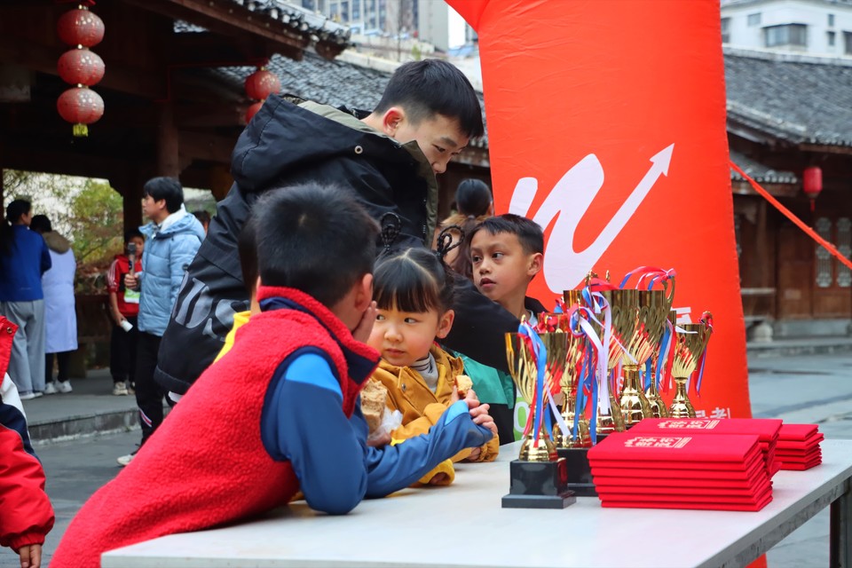 FB770B32-7841-4083-B43B-B6D3E18378F0