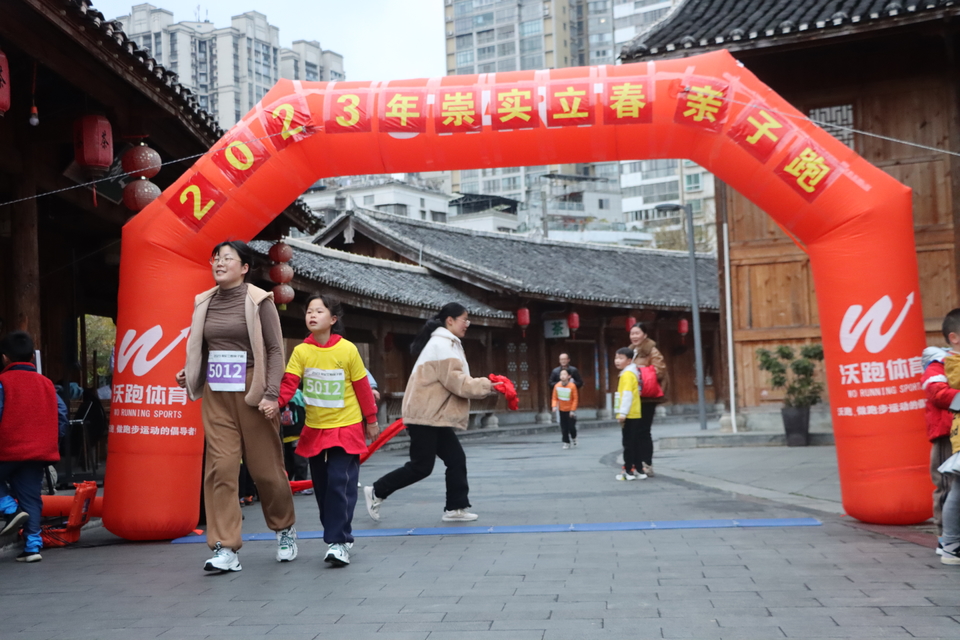 38E8D27B-62F8-4C49-AF67-EAC121CDC699