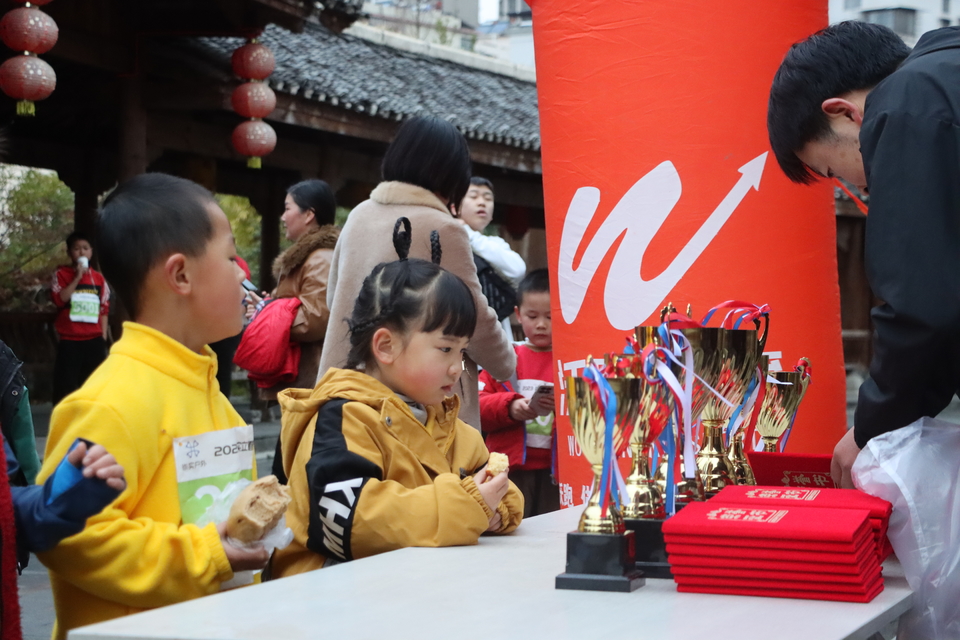 563E67DF-3F8B-44A4-A5B2-E6DE5BFDC989