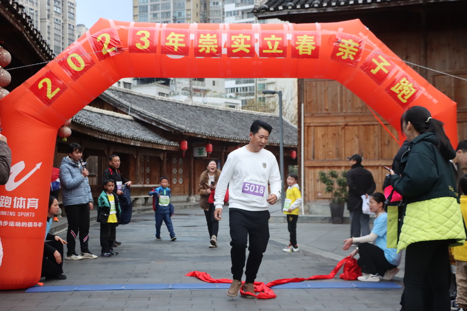 C667B4D4-6401-48B0-A270-9116AE7B30FC