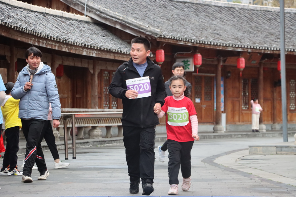 743C7C77-F14C-45DF-B91B-728FBA6F13EA