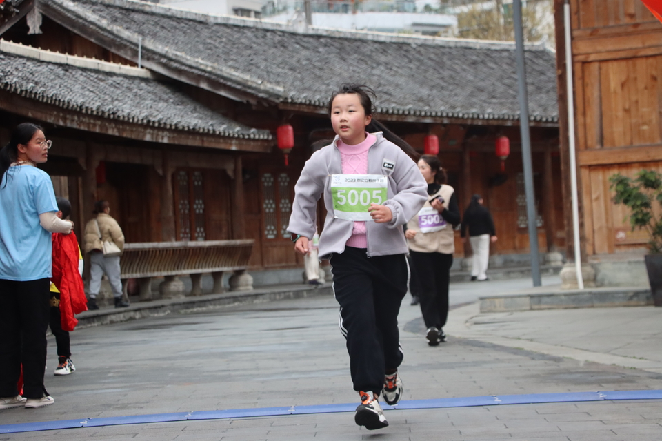 99C47876-DE39-40D1-B195-8DA461FF70C7