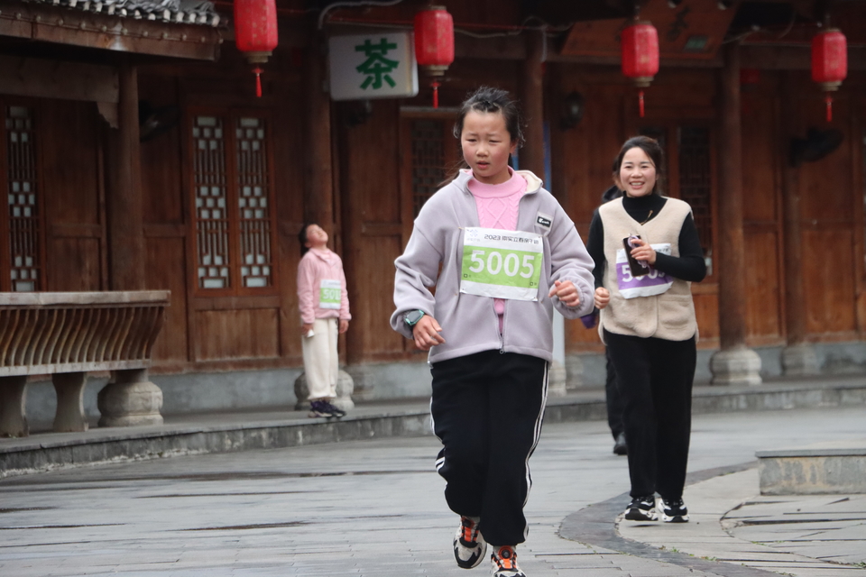 33DE355C-05CA-42AB-955F-9EE570B112EB