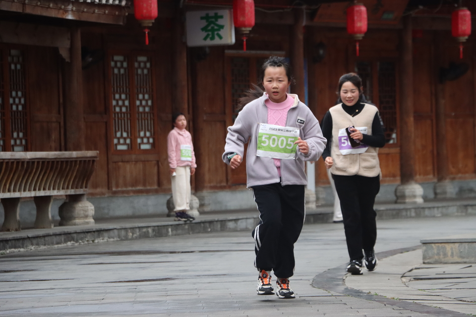 80656306-0A23-40DA-9377-148F6671E6B5