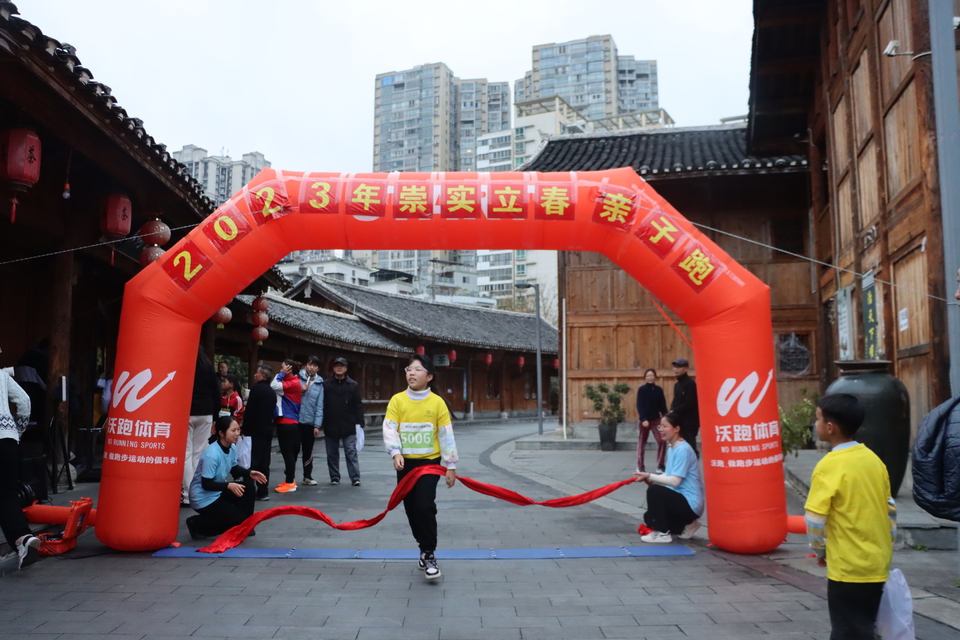 13858AA8-F9D5-4E6D-BCBC-B27BA64A599B