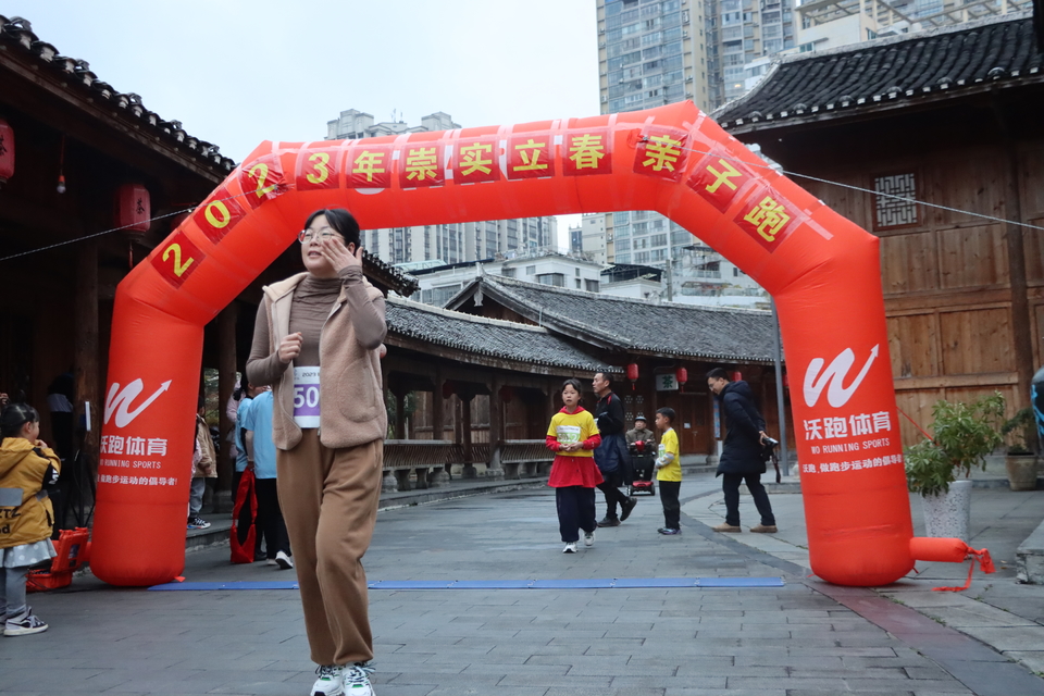 DBF9ABCF-A14E-49A5-8175-3CFB1BC49F20