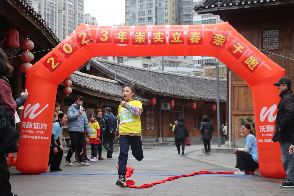 F7592DEB-00F5-487D-A598-334C790F0B3C