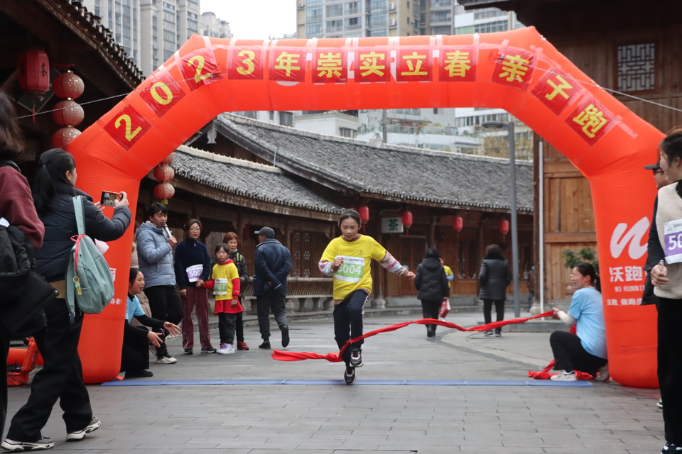 1605B3EB-4863-43D4-B9BD-A2F213E0544A