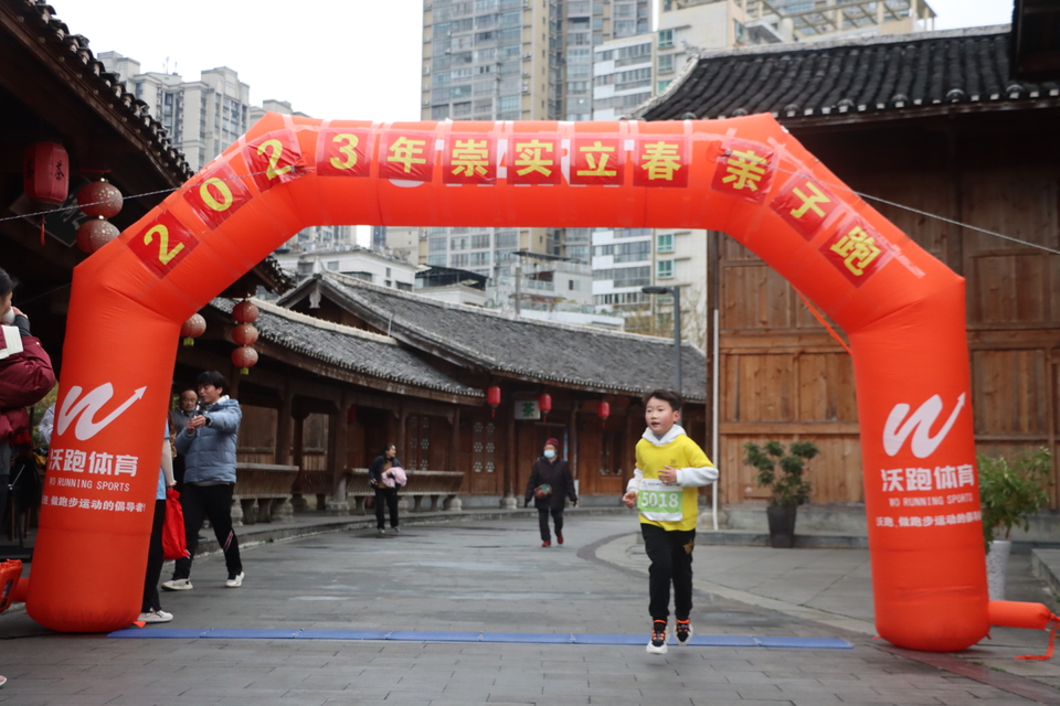 E87B076A-105E-4FB1-AEE1-506E0F099D40