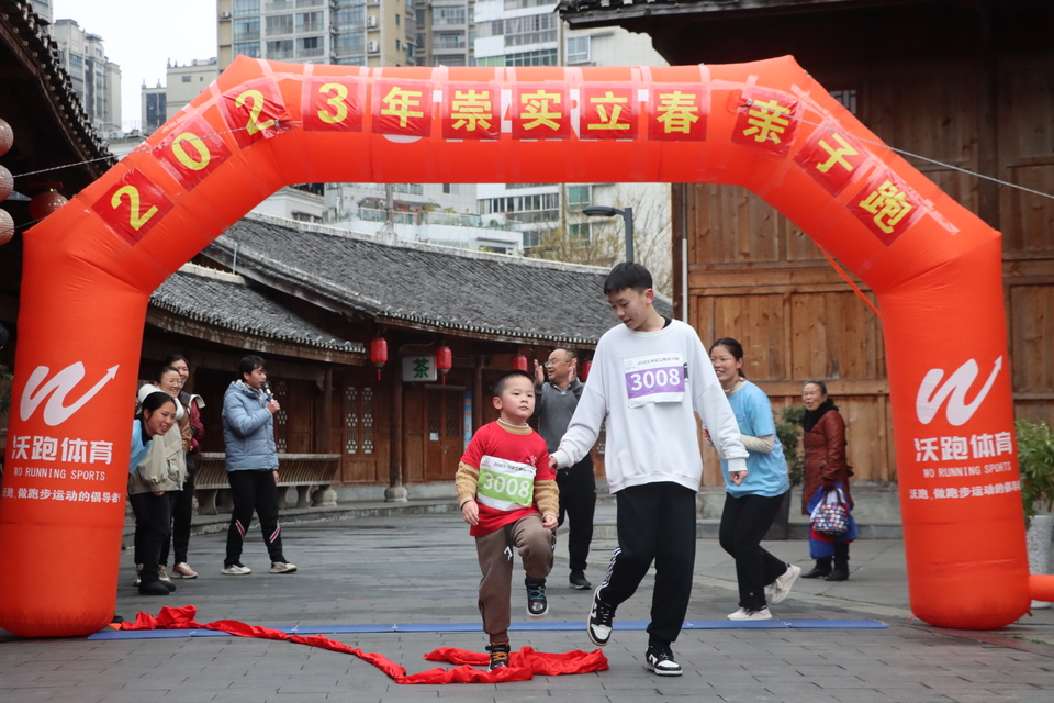 5D0BA052-4D75-4BF9-B838-127A81790419