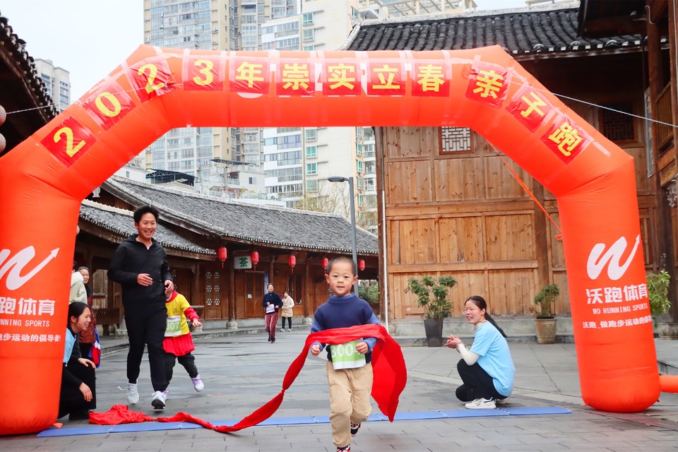 AEACE3E4-E383-44B3-9E14-EA74B3AE3C7B