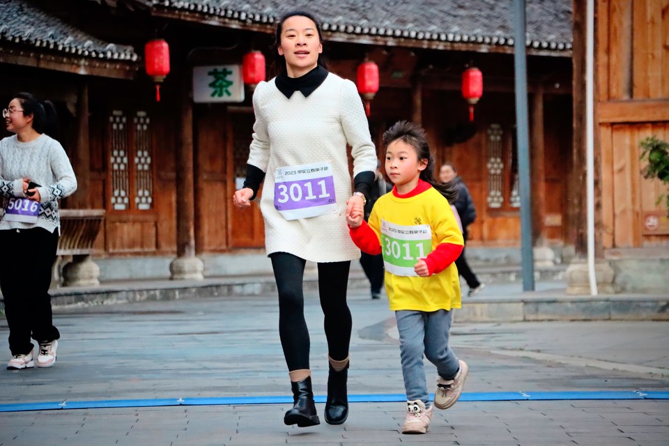 C6F28EBA-DC05-4A11-9087-B0BC44D9EDD5