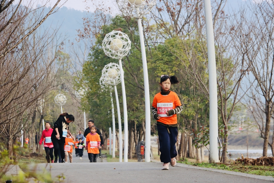 6A3F6AD3-0A64-481B-B8C1-A0210F960F62