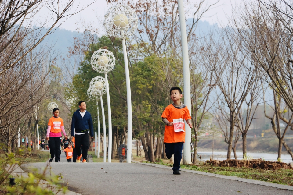 7C289AD8-6DE1-489A-9C2F-6F0C1086FA93