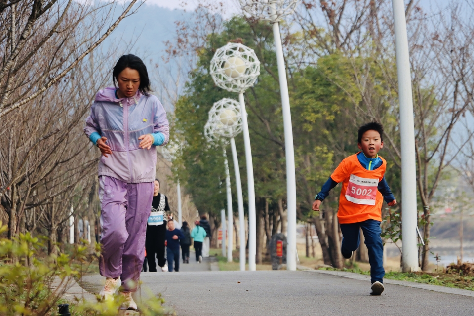 DB846C72-7CCF-433D-B942-038F10C87467