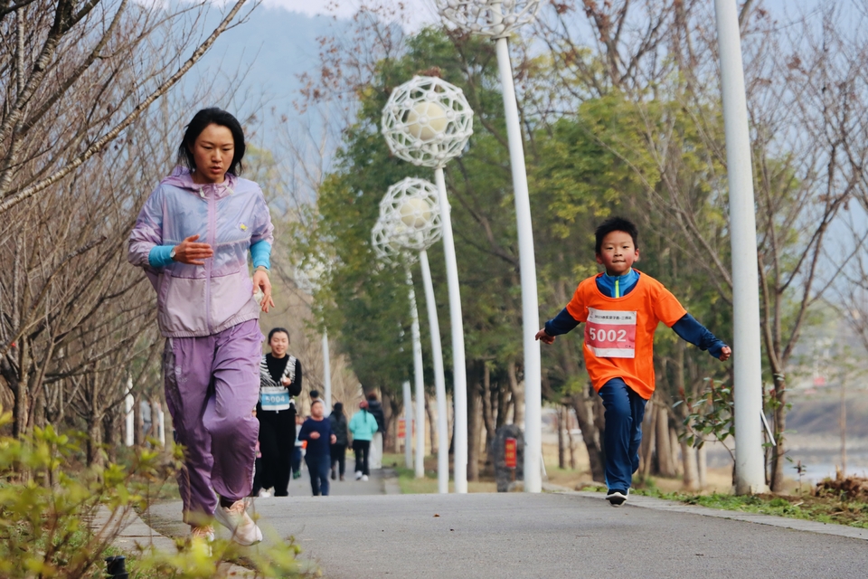 C3E027F6-047D-41F4-B130-6C95E4565951