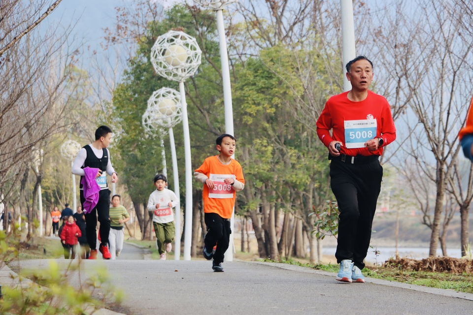 CF49E1D8-F687-4678-87B0-7B7586A22AF6