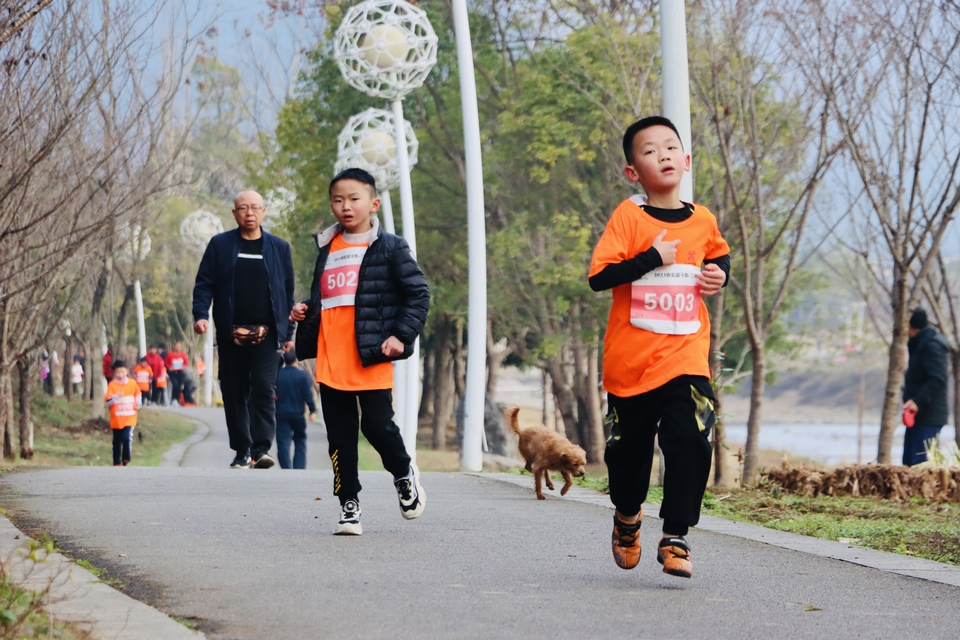 B066C0DB-3FFC-4C6E-B409-8EDCA252E035