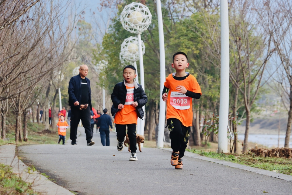 D1AD6529-6FE1-443B-A8E5-979819DDCC06