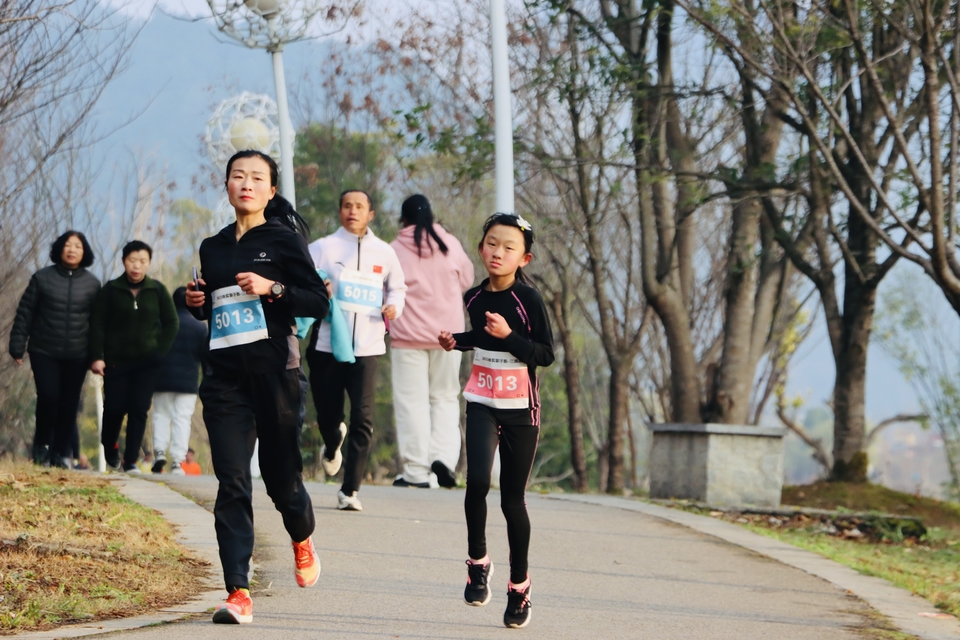 F5AE0313-4C18-4539-94CF-05B068E8B17D