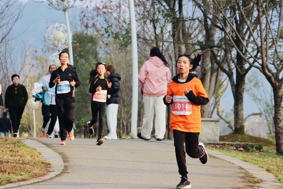 BCC8E270-CFD7-4C17-92B2-6A34BDB48CCA