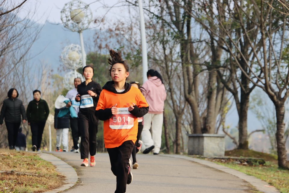 5EED9B01-EE6E-4F46-A144-3D86F801DF95