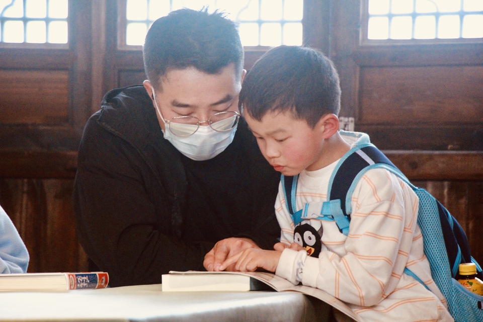 4A19BFD9-8DF7-47B7-B87F-62400A24A5F3