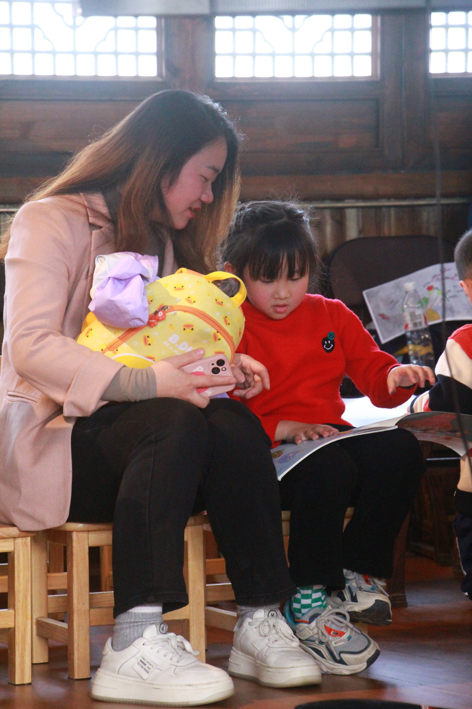 8E50C4F7-737B-4AA2-91A0-11B4B984B638