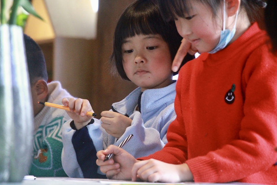 A8E890FE-B1F0-4AEE-BDF4-F70049DC603D