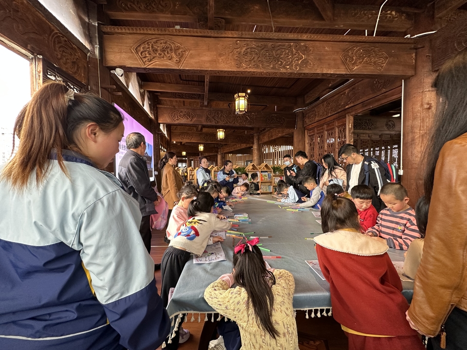 AD789AEC-EDB9-4134-9388-3172D0BDF39D