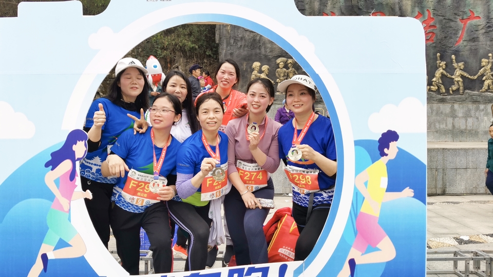 u077_XBPkZdkPHI_lZbsGQUuvcULMQu1s9evdu3wp7GSQjwZvbnkUq0tLRLBMciG