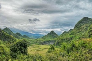 清远 牛湖线，徒步圣地，喀斯特峰群溶洞天坑 【中等难度】