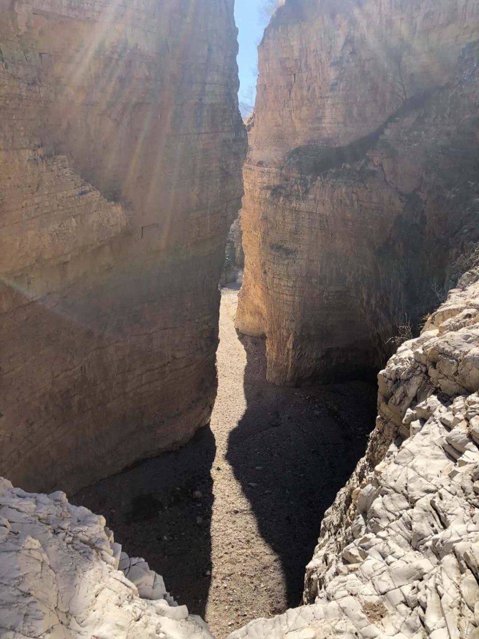 yv-6rzOF_w1GkcGJ6cCM8_n2ms5LrP10fMoccb-YwynGRBFni6csUz2HKNmJA8VV