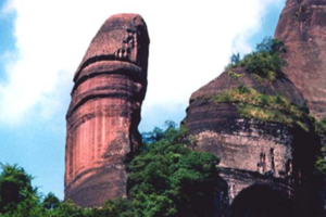 【韶关高铁站参团】830元每人含房差费用！韶关丹霞山高铁纯玩2日游！入住市区五星酒店！