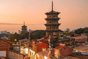 【泉州三天动车团】每周周一/周三/周五出发！海韵泉州3天游！石狮珞珈寺+泉州开元寺+洛阳桥+浔埔村+晋江五店市+黄金海岸