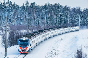 【雪国号列车】当地参团！哈尔滨+漠河追寻极光8天7晚！不含机票！亚布力滑雪场、童话雪乡、穿越极北、漠河、 北极村、冬捕