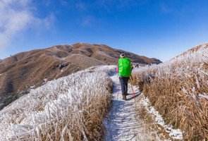 冬游武功山！特价299元！每周五晚广州出发【金色武功山】赏超级云海：向云端高山草甸，草木界小阿勒泰2日3晚