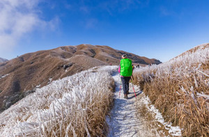 【每周周五晚上】广州出发冬游武功山！赏超级云海：向云端高山草甸，草木界小阿勒泰2日3晚