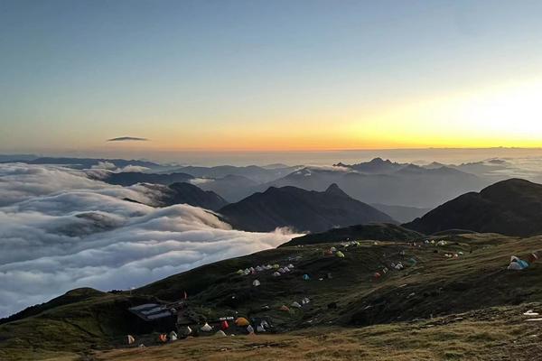  10.21-10.22号 夜爬齐云山看日出云海！
