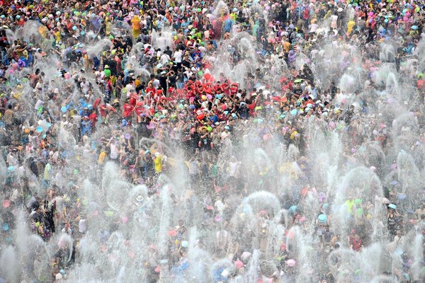 【七夕泼水节】8.10-11，连山壮家万人泼水节、连州千年民宿文化巡演、油岭瑶寨。定金150