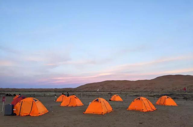 破浪迎晨曦，聚将战沙场：草根知本集团高管沙漠团建圆满收官