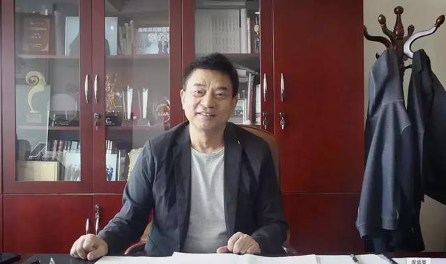 破浪迎晨曦，聚将战沙场：草根知本集团高管沙漠团建圆满收官