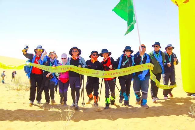 破浪迎晨曦，聚将战沙场：草根知本集团高管沙漠团建圆满收官