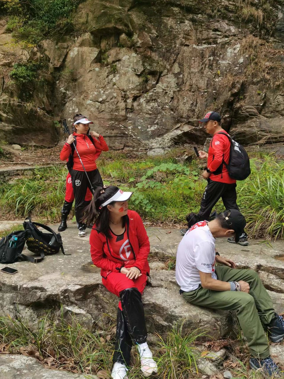 CZSMNiE-xpzCpdLxpP5zUEb7pXya_sRIjaIL7Qsrx6k5nd-hLx2PjoiJp3nKFQRS