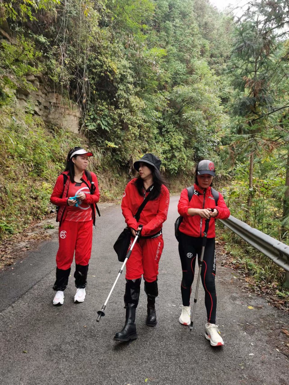 foDHQ0AdIykxxFJ5mumgMPea-oSA7Hbd5ILGfn3s1WetuVxHvNGm4IXKaPOjSMaZ