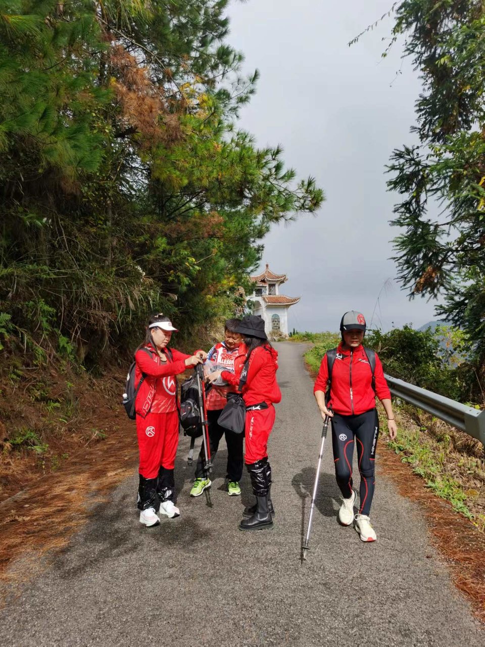 foDHQ0AdIykxxFJ5mumgMIpv500BvLbwLsxU57rvypKI3a8LEJudXK1V6AgRpoRU