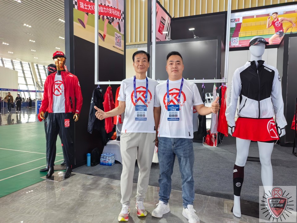 ZZ-RialFamDwJvTSstST8QMPmeHHTuUlewhkW9clHIE5yP_nGz8RexksBHmGWT1d