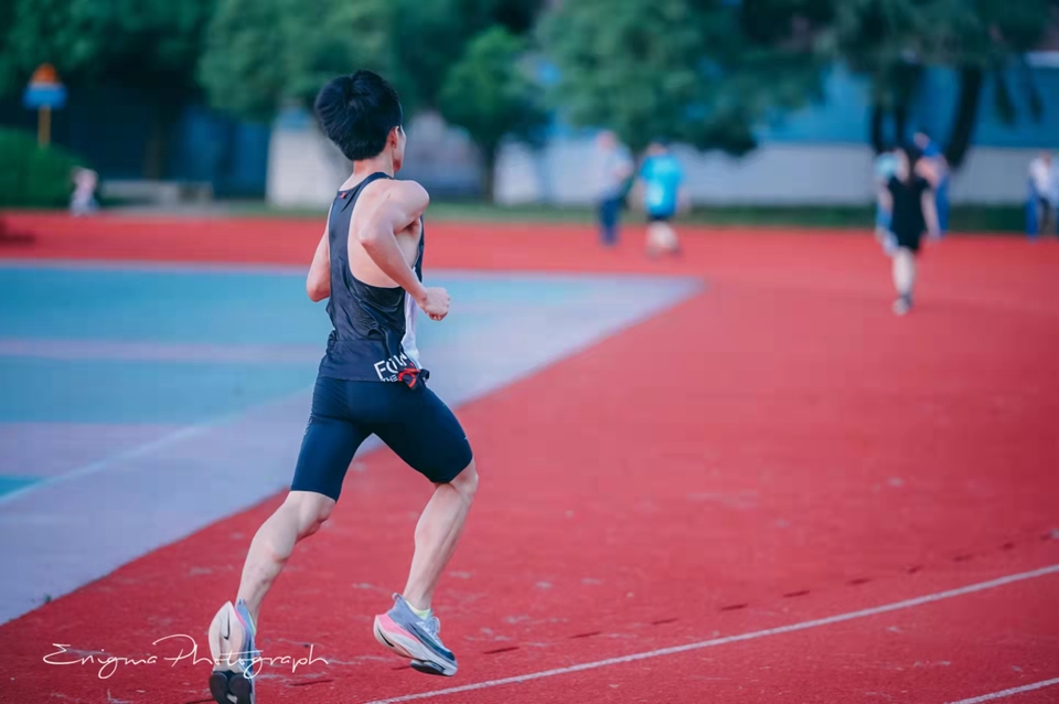 XD0eQ96-Zf4_xm-073-Hxary20ByGbn_alHtaKz6hepEdqwYctvNHggrUllWR2IG