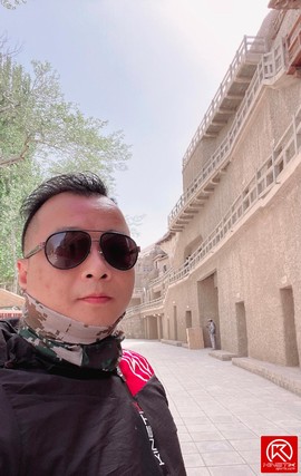 FC0878FE-8DB5-437B-8540-0444D9F3F1B9