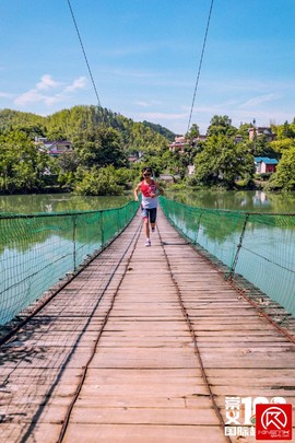 D6BCFF3A-2EFD-439D-8FAB-8F0A5B78A4A5